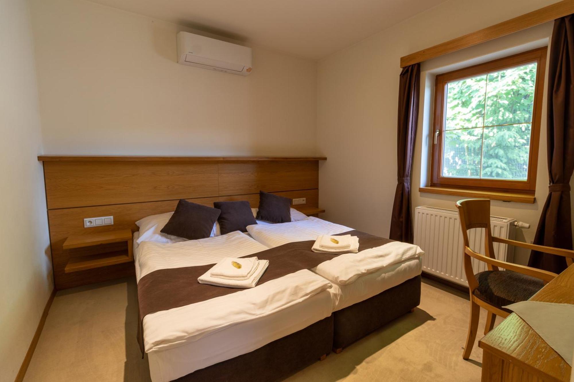 Hotel Resort Lovecka Basta Strakonice Eksteriør billede